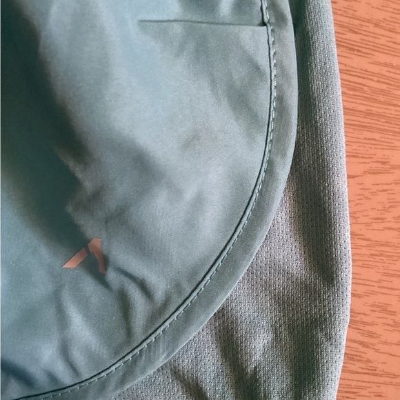 Alive Magnetics Athletic Shorts Size Large - Picture 7 of 11